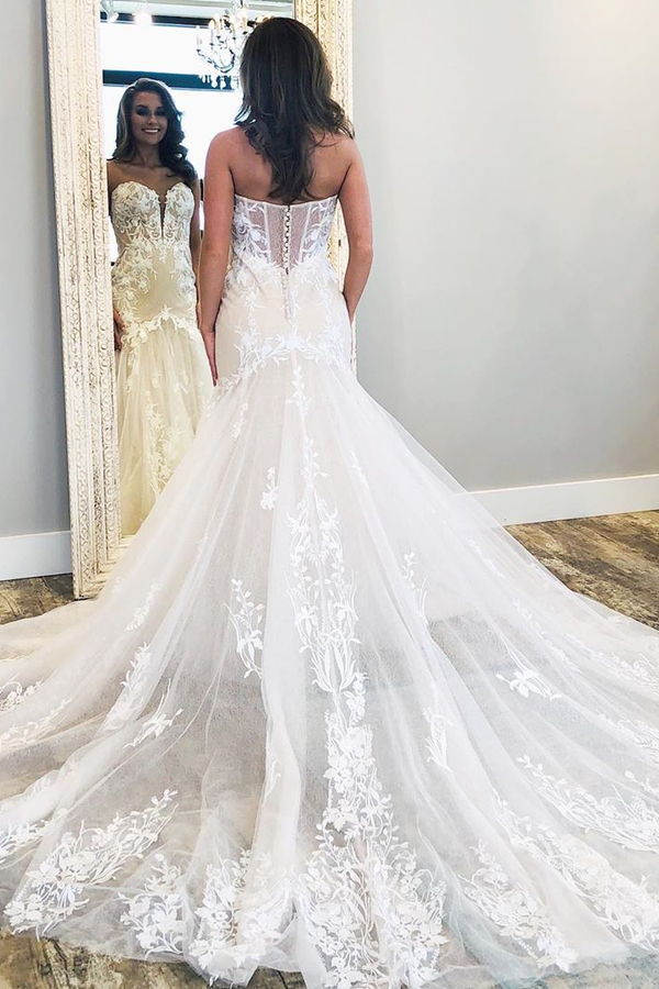 Affordable V-Neck Sleeveless White Lace Bridal Gown with Train