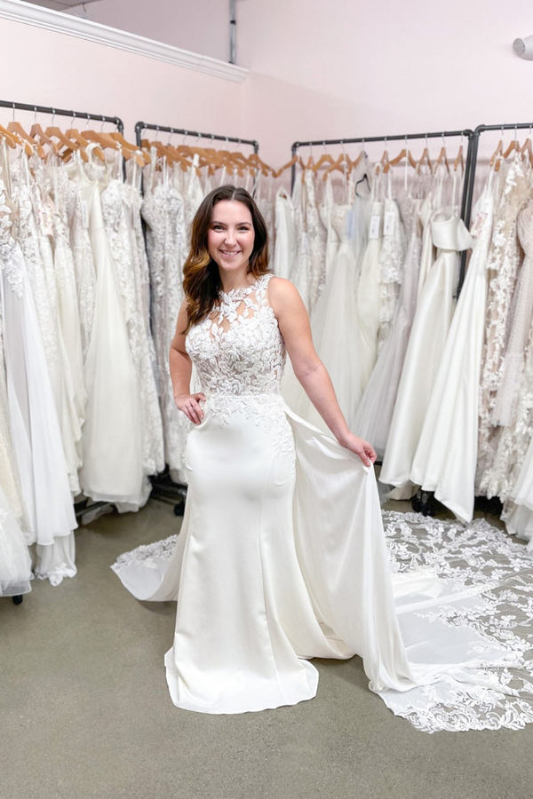 Bateau Sleeveless Mermaid Appliqué Lace Wedding Dress with Detachable Train
