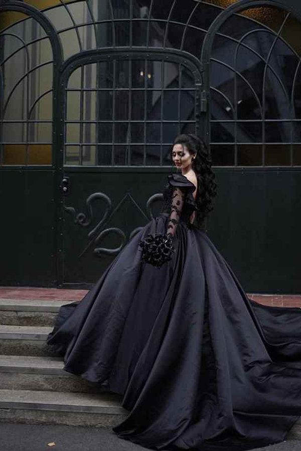 Black V-Neck Long Sleeve Ball Gown Wedding Dress