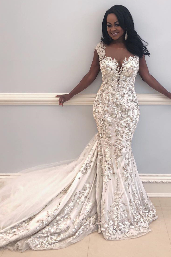 Charming Cap Sleeve Mermaid Wedding Gown with Lace Appliques