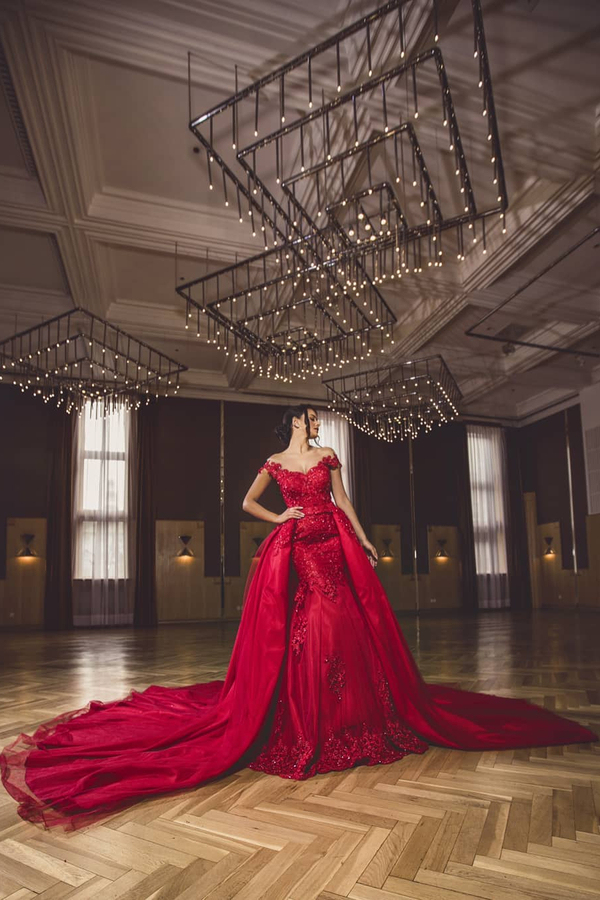 Charming Red Off Shoulder Lace Appliques Mermaid Prom Gown with Detachable Train