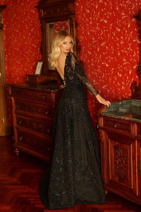 Chic Black V-Neck A-line Evening Party Dress Long Sleeves Lace Party Dress
