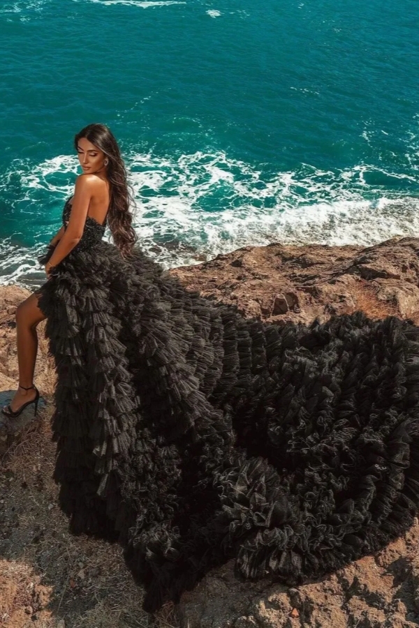 Chicloth Black Strapless Ruffles Lace Applqiues Wedding Dress Hi-Lo