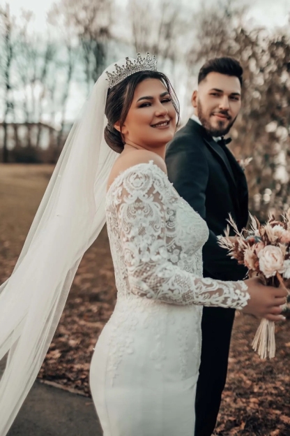 Chicloth Long Sleeves Lace Wedding Dress Mermaid Off-the-Shoulder