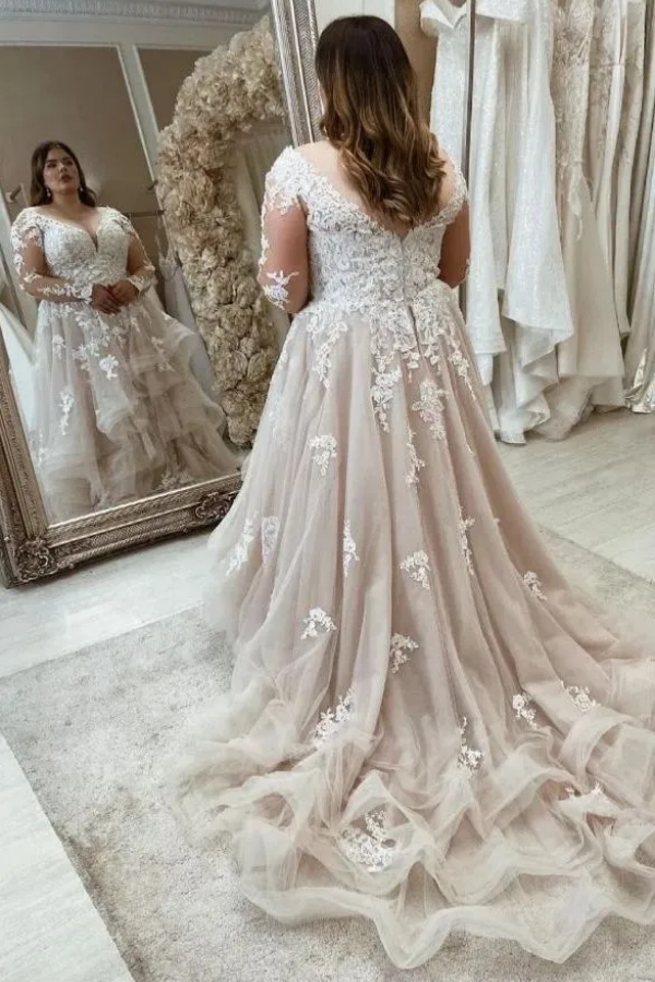 Chicloth Long Sleeves Plus Size Wedding Dress Tulle With Lace Appliques
