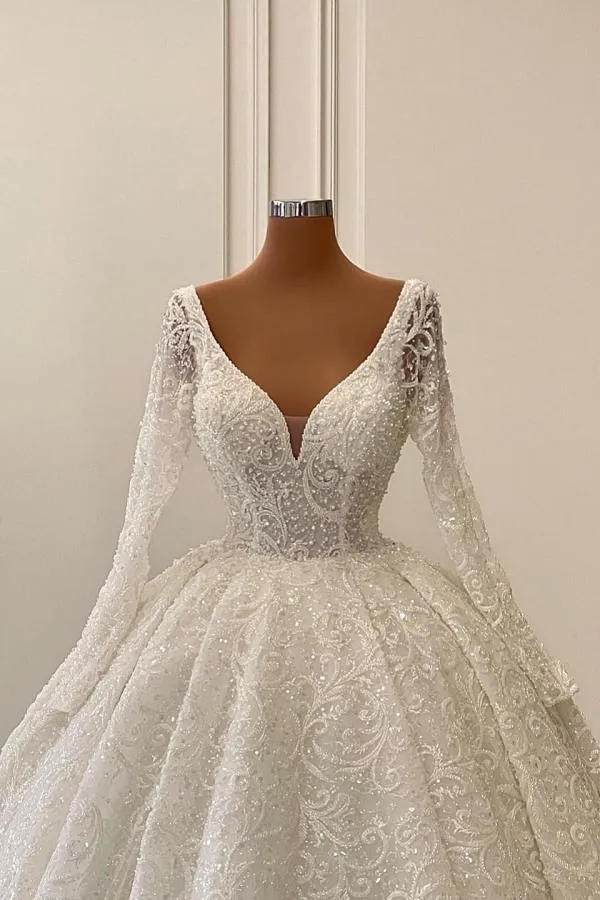 Chicloth Long Sleeves V-Neck Wedding Dress Ball Gown With Lace