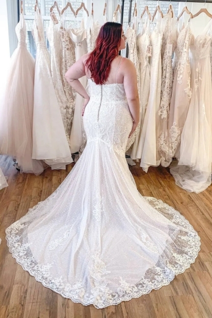 Chicloth Spaghetti-Straps Lace Plus Size Wedding Dress Mermaid Sleeveless Sweetheart Bridal Gown
