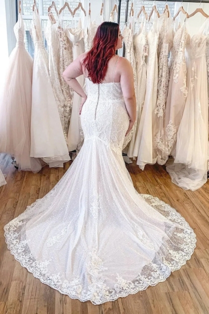 Chicloth Spaghetti-Straps Lace Plus Size Wedding Dress Mermaid Sleeveless Sweetheart Bridal Gown