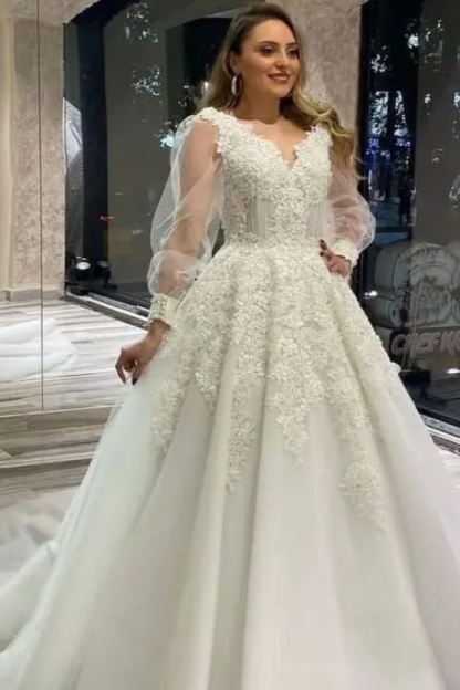 Chicloth Tulle Long Sleeves Ball Gown Wedding Dress With Lace Appliques