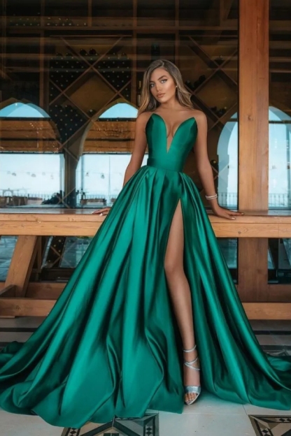 Chicloth V-Neck Sleeveless Long Prom Dress Emerald Green With Slit