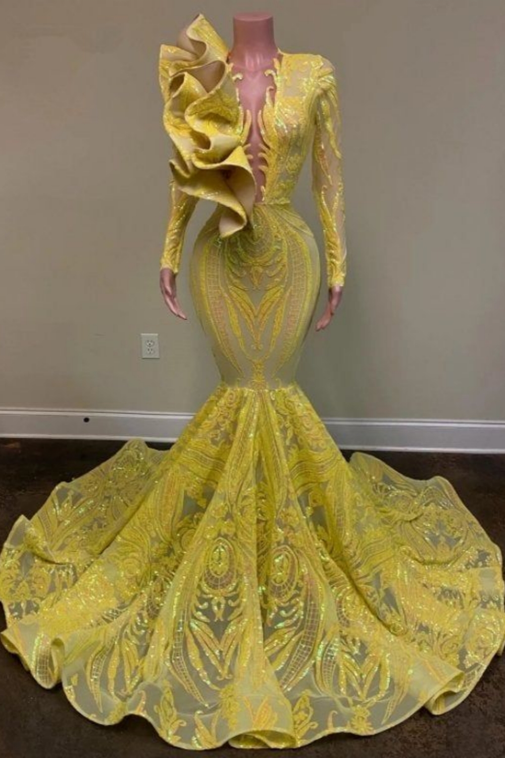 Chicloth Yellow Long Sleeves Mermaid Prom Dress with Sequins