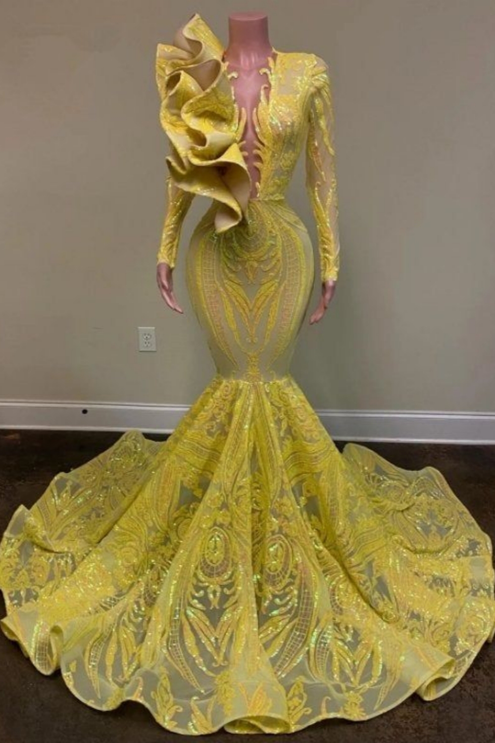 Chicloth Yellow Long Sleeves Mermaid Prom Dress with Sequins