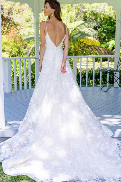 Classical White Spaghetti Strap Sleeveless A-Line Lace Applique Wedding Dress