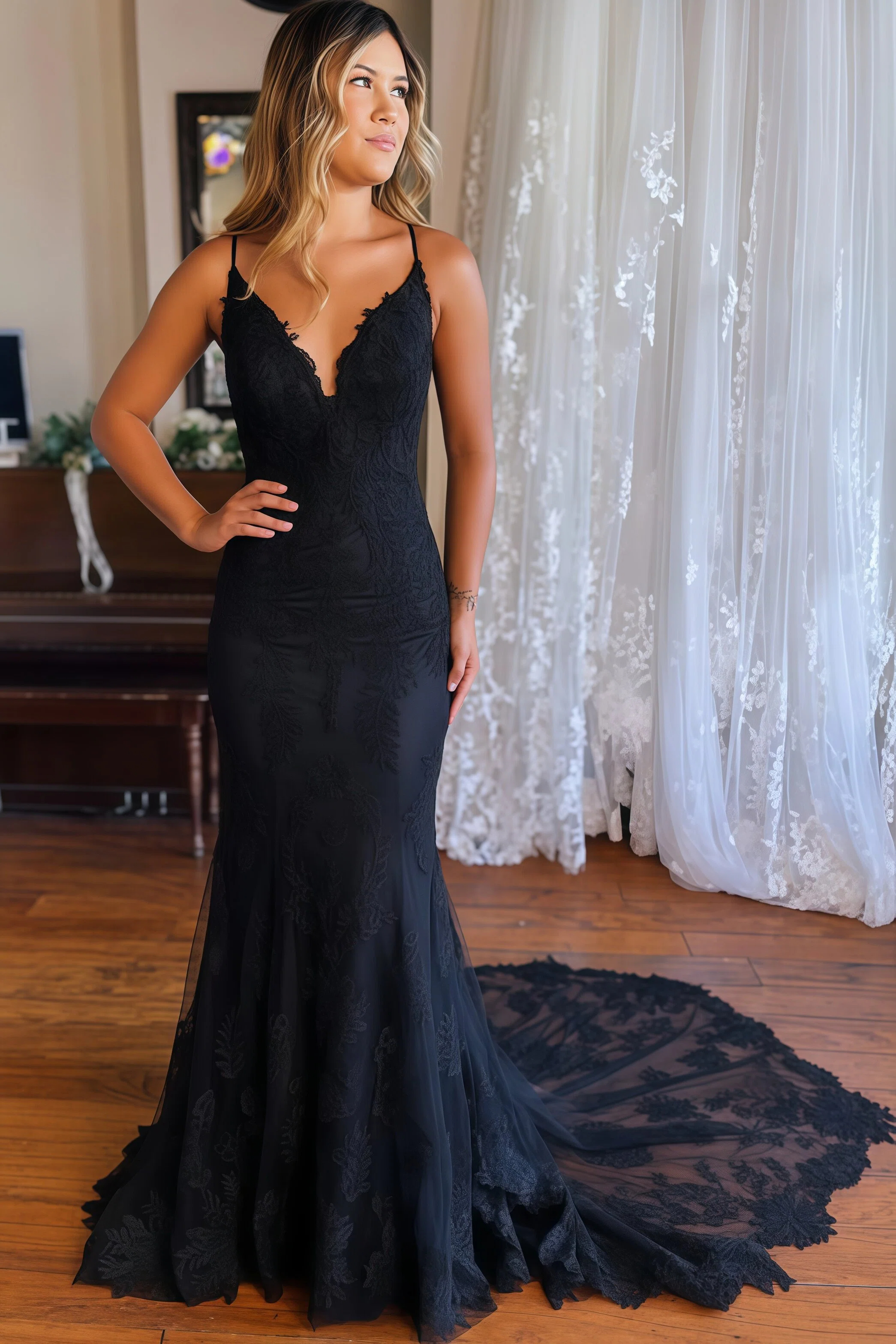 Elegant Sleeveless Floral Mermaid Bridal Gown V-neck Wedding Dress
