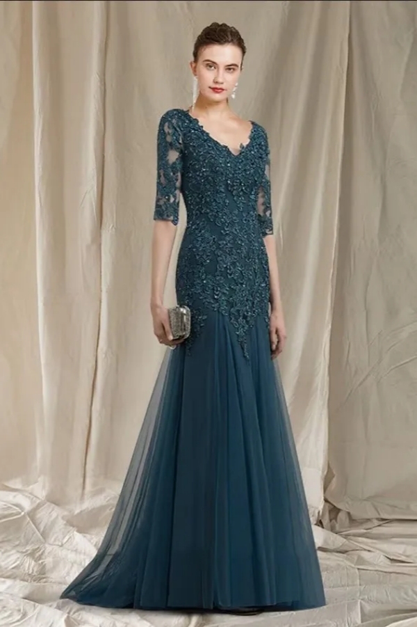 Dark Green Long Lace Mother of the Bride Dress with Sleeves