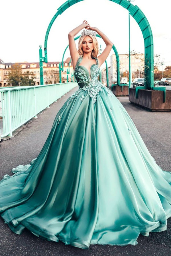 Dazzling Halter Sweetheart A-Line Princess Party Gown Sleeveless Long Evening Dress