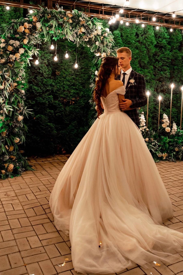 Elegant A-Line Off-Shoulder Heart-Neck Wedding Dress