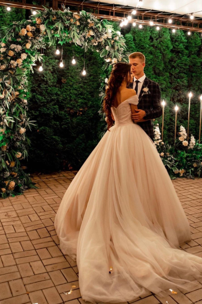 Elegant A-Line Off-Shoulder Heart-Neck Wedding Dress
