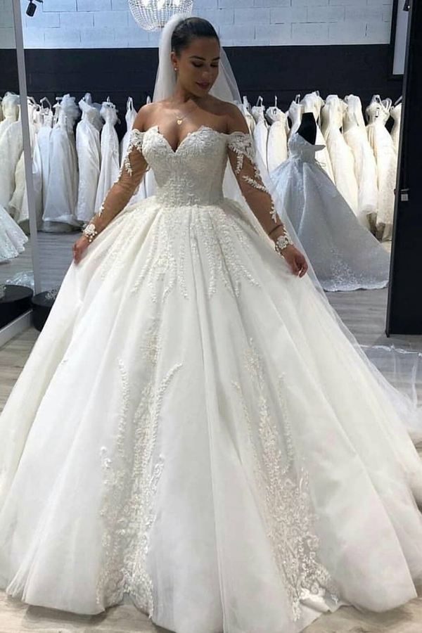 Elegant Ball Gown Sweetheart Long Sleeve Tulle Wedding Dress