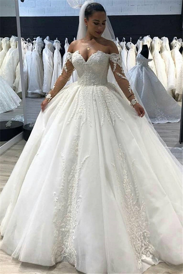 Elegant Ball Gown Sweetheart Long Sleeve Tulle Wedding Dress