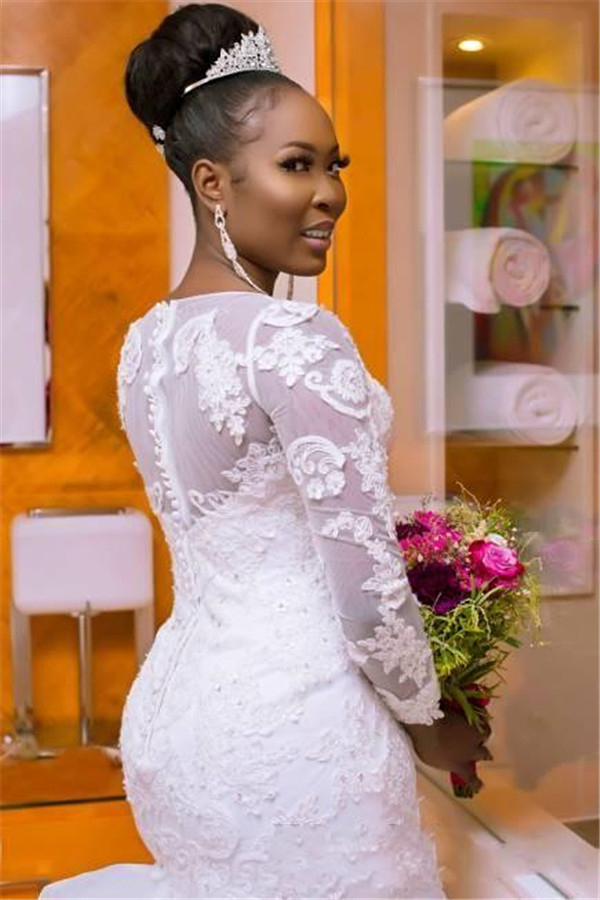 Elegant Jewel Long Sleeve Tulle Lace Wedding Dress with Court Train