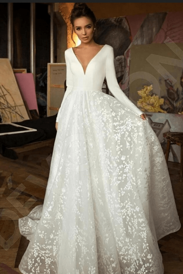 Elegant Lace A-Line V-Neck Long Sleeve Wedding Dress