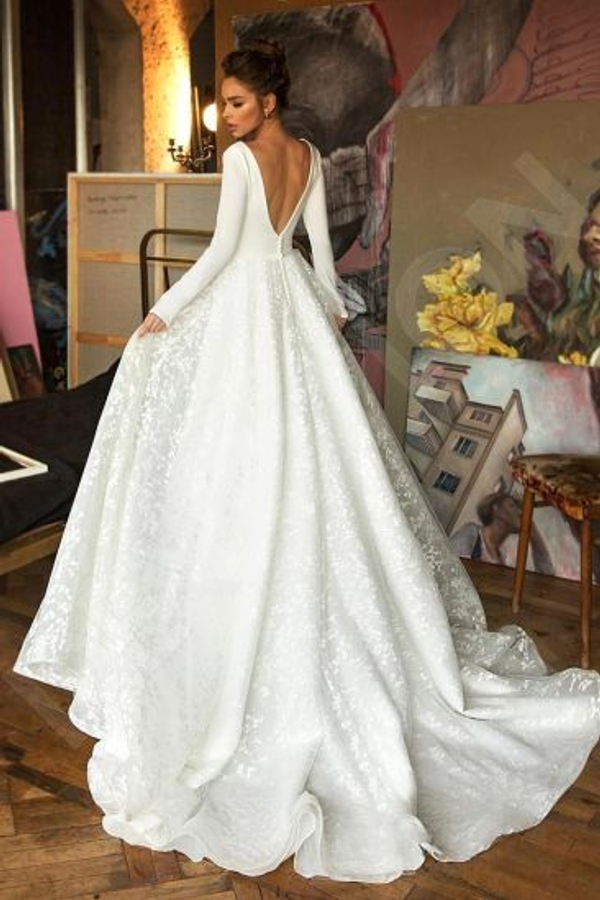 Elegant Lace A-Line V-Neck Long Sleeve Wedding Dress