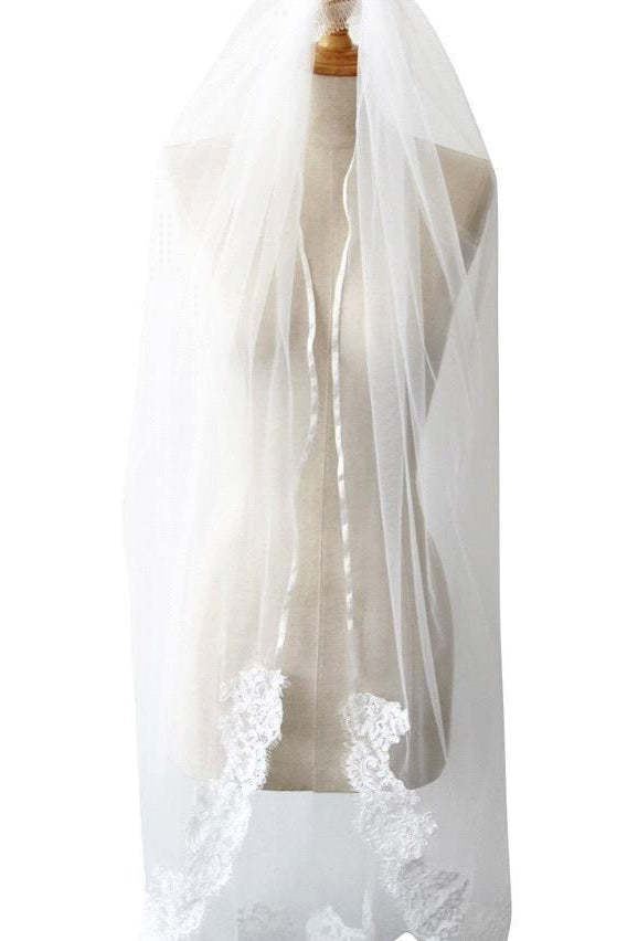 Elegant Lace Applique Edge Wedding Veils