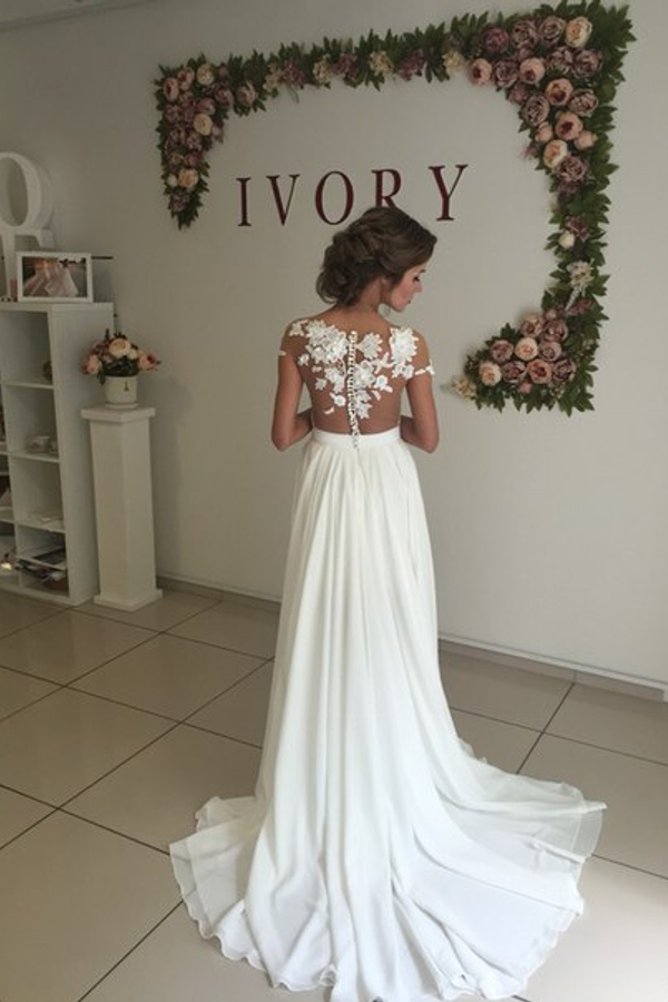 Elegant Lace Applique Long Chiffon Wedding Dress with Split