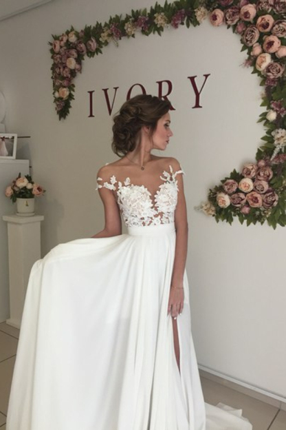 Elegant Lace Applique Long Chiffon Wedding Dress with Split