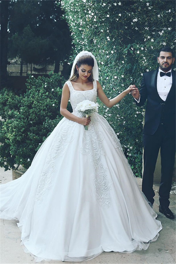 Elegant New Square Applique Sleeveless Tulle Ball Gown Wedding Dress