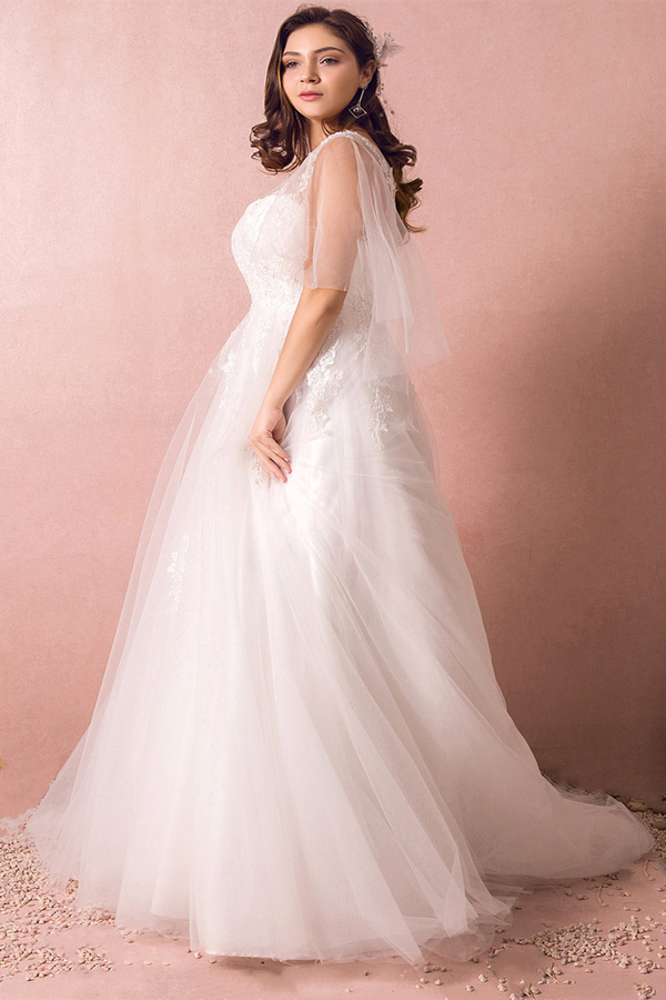 Elegant Plus Size Lace A-Line Wedding Dress with V-Neck Puffy Sleeves Tulle Bridal Dress