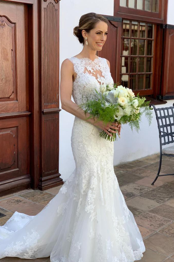 Elegant Sleeveless Lace Applique Mermaid Wedding Dress
