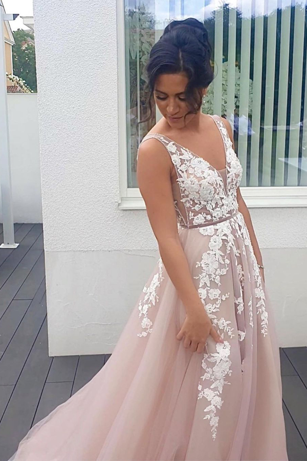 Elegant Sleeveless V-Neck Tulle Lace Appliques Evening Party Dress