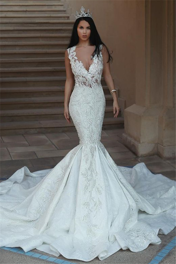 Elegant V-Neck Sleeveless Lace Wedding Dress Mermaid with Buttons