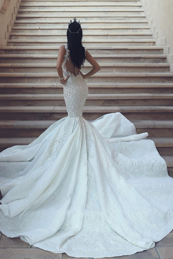 Elegant V-Neck Sleeveless Lace Wedding Dress Mermaid with Buttons