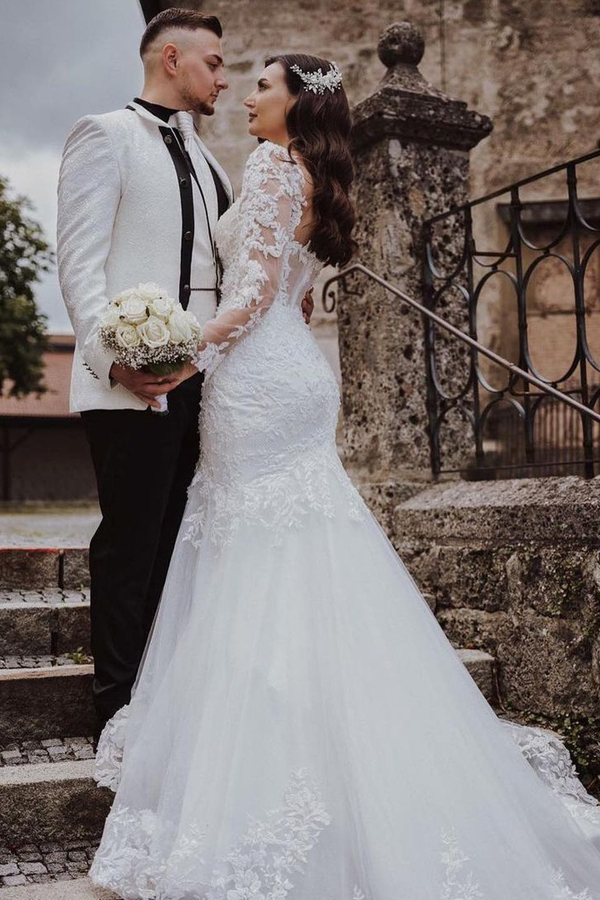 Elegant White Tulle Mermaid Wedding Dress with Lace Appliques