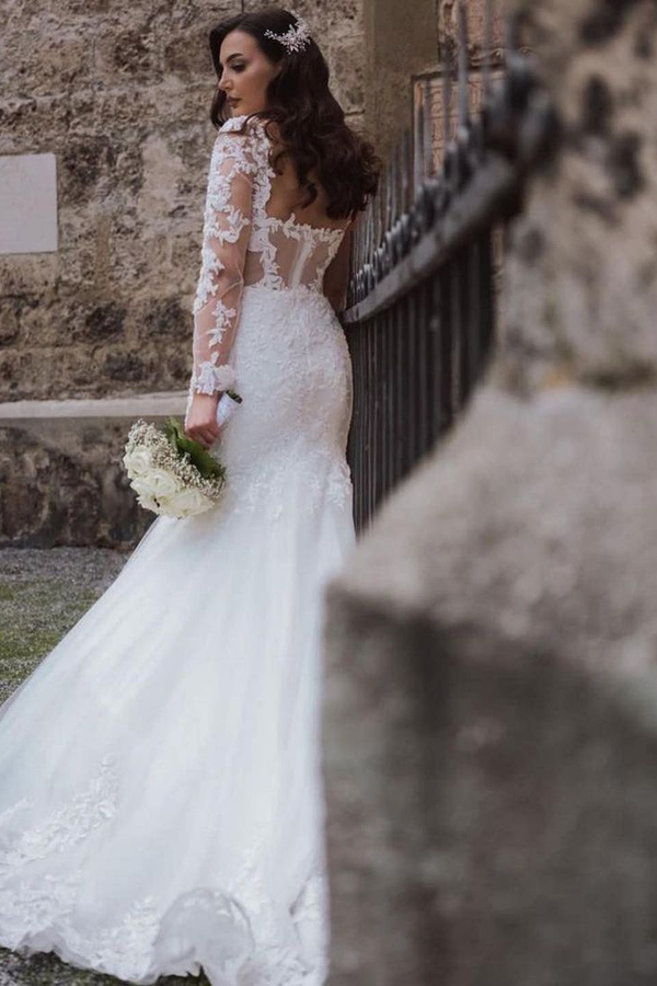 Elegant White Tulle Mermaid Wedding Dress with Lace Appliques