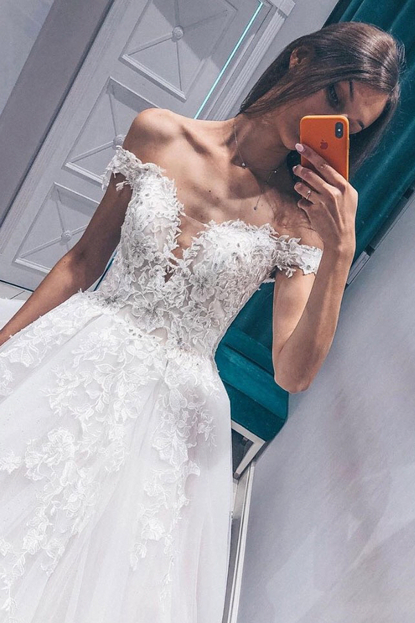 Exquisite Off-Shoulder Sleeveless White Wedding Dress with V-Neck Lace
