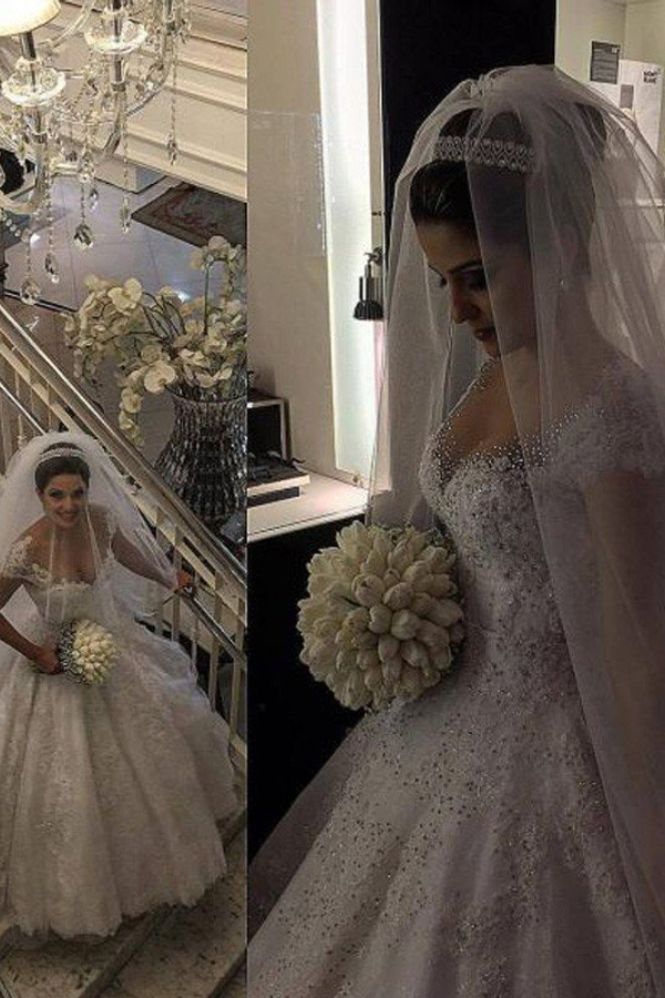 Floor-Length Tulle Sleeveless V-Neck Beaded Ball Gown Wedding Dress