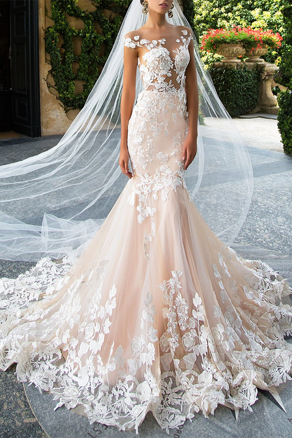 Glamorous Cap Sleeve Mermaid Bridal Gown with Lace Appliques