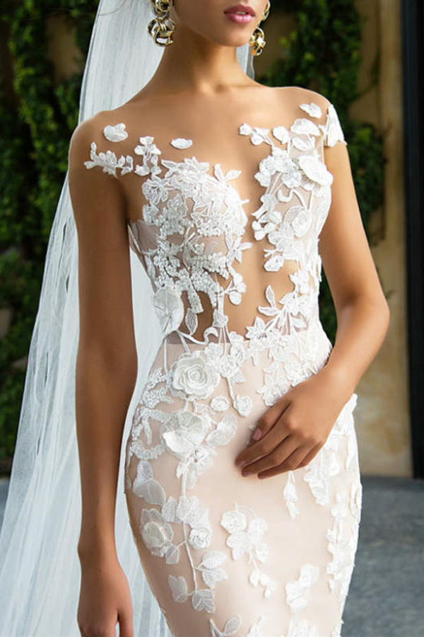 Glamorous Cap Sleeve Mermaid Bridal Gown with Lace Appliques