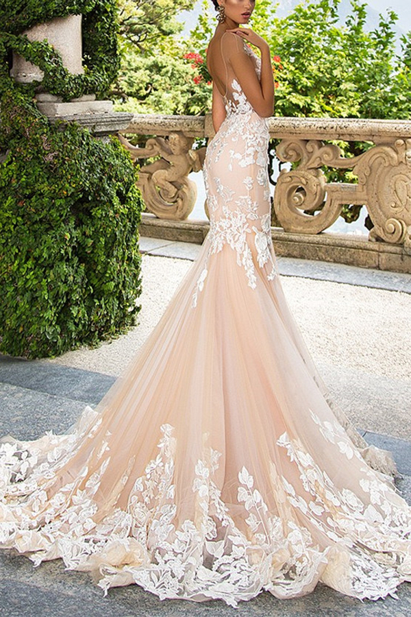 Glamorous Cap Sleeve Mermaid Bridal Gown with Lace Appliques