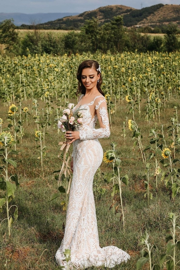 Glamorous Lace Appliques Mermaid Wedding Dress with Sleeves