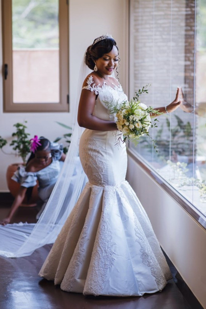Glamorous Off-Shoulder Lace Applique Mermaid Wedding Dress