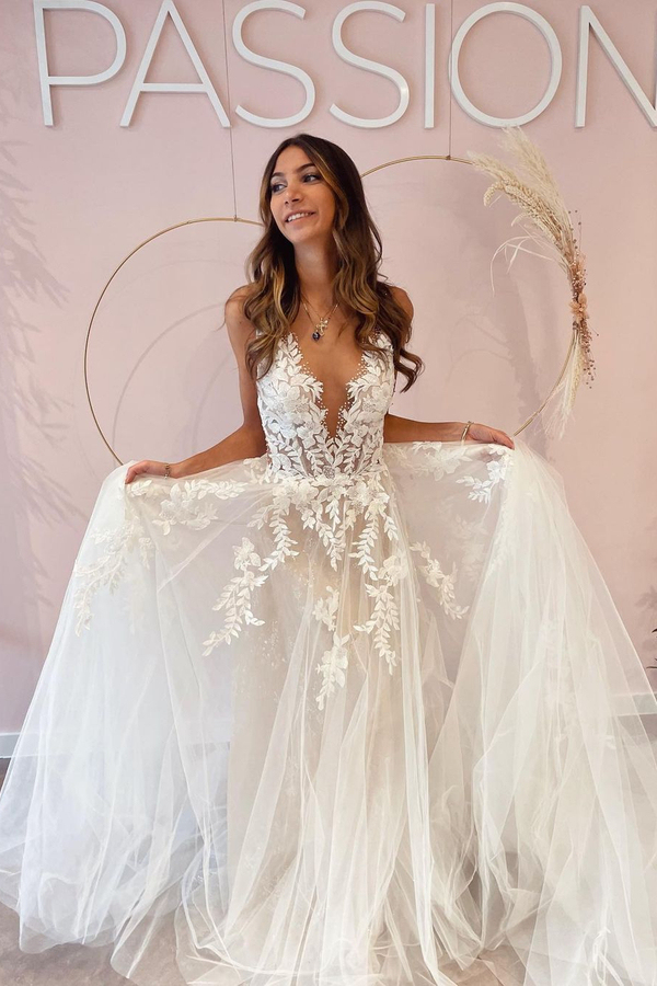 Glamorous V-Neck Floral Tulle A-Line Wedding Dress