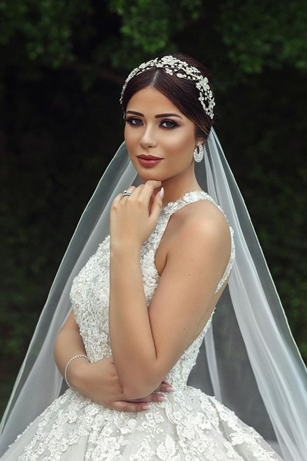 Gorgeous Halter Lace Applique Ball Gown Wedding Dress