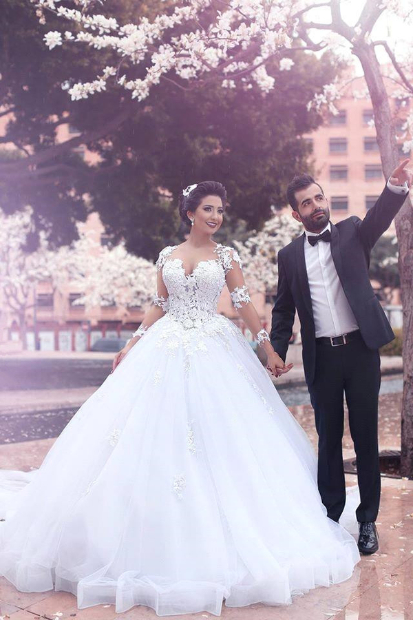 Gorgeous Long Sleeve Ball Gown Wedding Dress with Lace Appliques