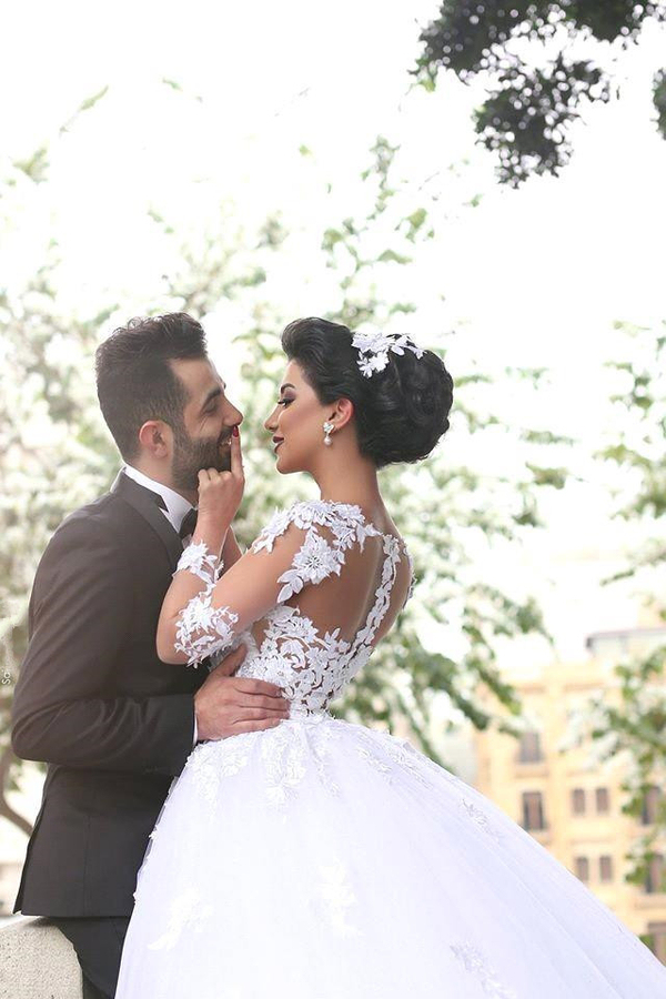 Gorgeous Long Sleeve Ball Gown Wedding Dress with Lace Appliques