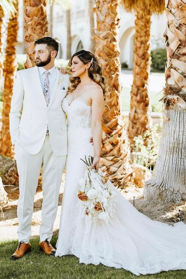 Gorgeous Mermaid Sleeveless Lace Wedding Dress